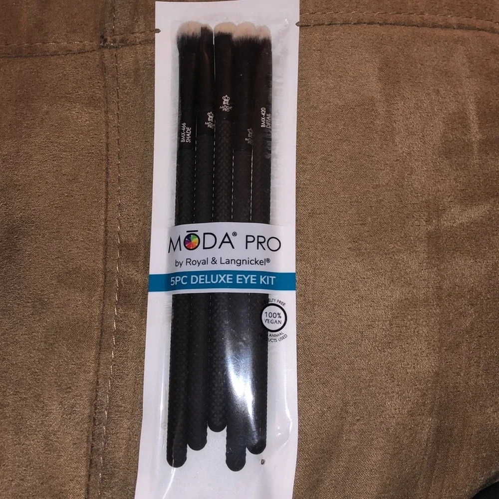MODA PRO 5pc. DELUXE EYE‎ KIT NEW